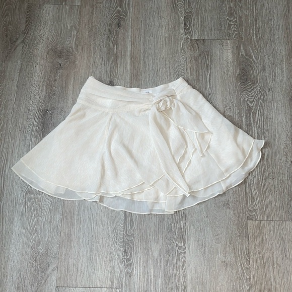 Aerie Flowy Cream Tie Front Skirt Sz Small wrap skirt - Picture 2 of 6